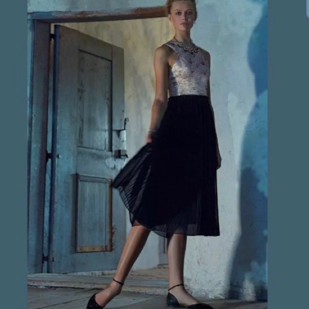 Anthropologie Nomad Isobel Pleat Midi Dress